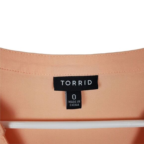 Torrid PEACH CHALLIS TIE SLEEVE BABYDOLL TOP Blouse Button Down Hi Low V Neck - Picture 7 of 9